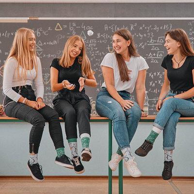 Mismatched Sokken School