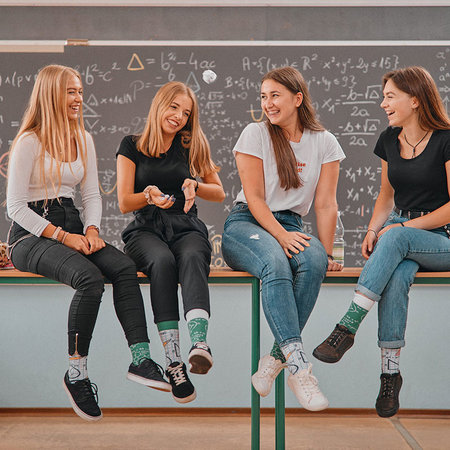 Mismatched Sokken School