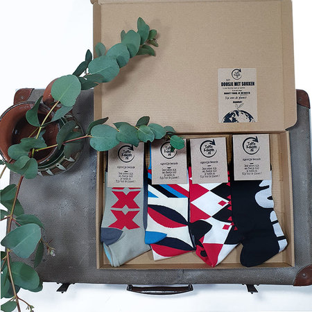 Box 4 paar Mismatched Bamboe Sokken Pijl