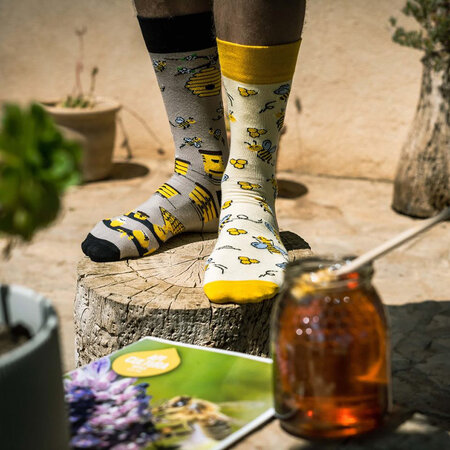 Mismatched Sokken Honey Bee
